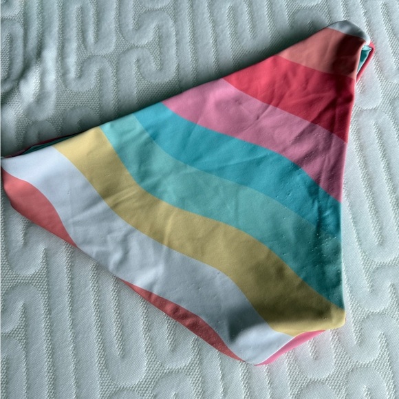 💗 GIRLS Size 10 Colorful Striped Two-Piece Bikini Set - Picture 4 of 10